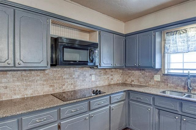 10431 Schwartz Drive, Oklahoma City, OK 73165