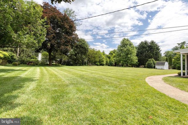 8205 TALLY HO RD, Lutherville Timonium, MD 21093