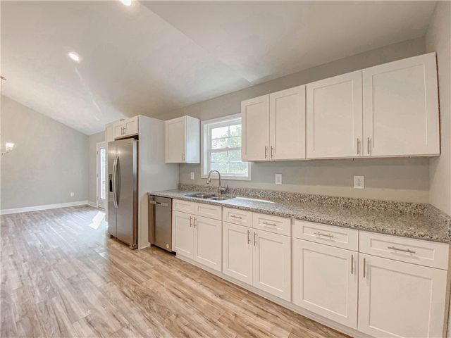 106 W South 6th Street, Seneca, SC 29678