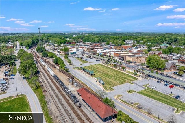 106 W South 6th Street, Seneca, SC 29678
