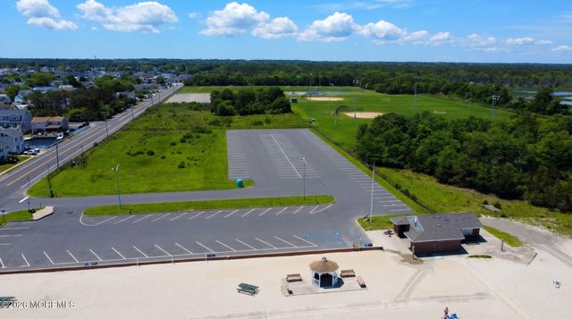 783 Simmons Drive, Toms River, NJ 08753