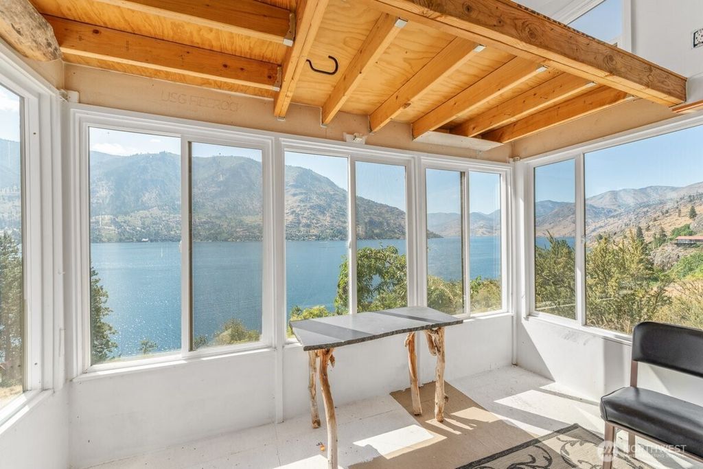 2570 Emerson Acres Road, Manson, WA 98831