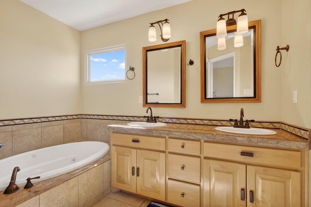 3400 Del Agua Court NE, Albuquerque, NM 87111