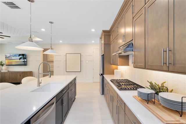 2758 MIDSWEET AVENUE, St Cloud, FL 34772