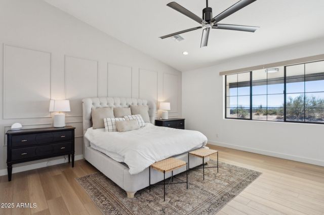 576 E Tanglewood Trail, Phoenix, AZ 85085