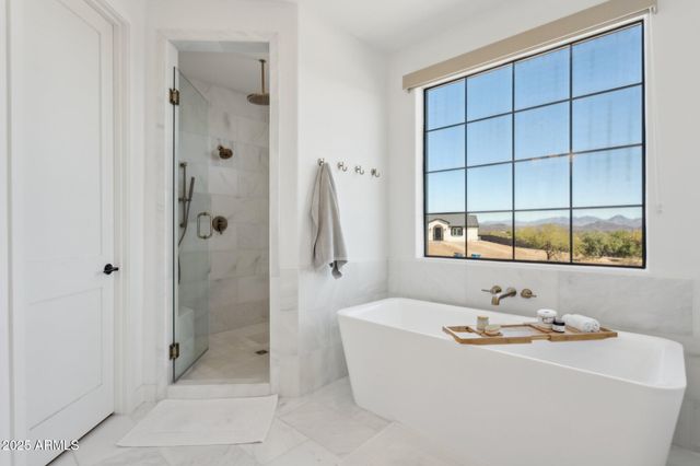 576 E Tanglewood Trail, Phoenix, AZ 85085