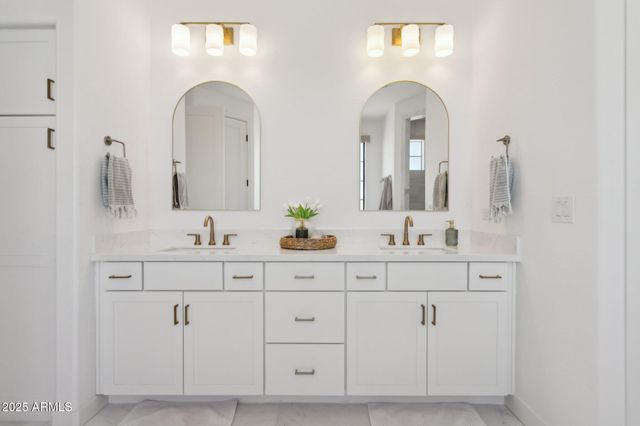 576 E Tanglewood Trail, Phoenix, AZ 85085