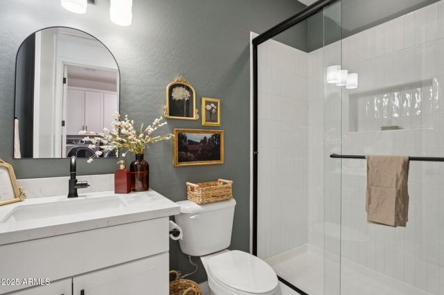 576 E Tanglewood Trail, Phoenix, AZ 85085