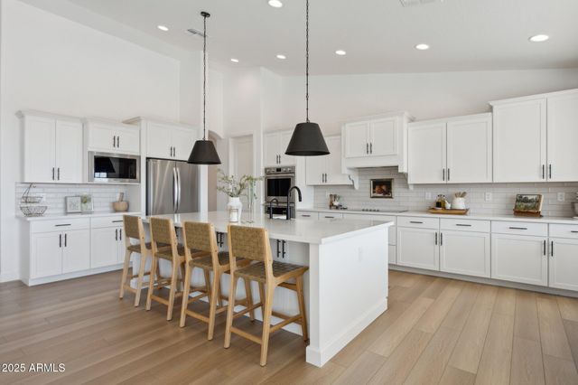 576 E Tanglewood Trail, Phoenix, AZ 85085