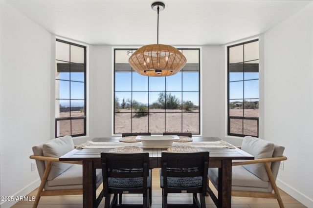 576 E Tanglewood Trail, Phoenix, AZ 85085