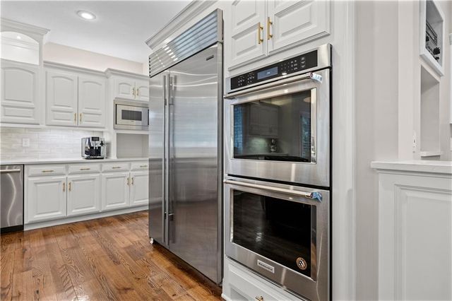 14302 Briar Street, Leawood, KS 66224