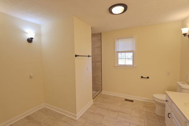 220 Peytons Creek Rd, Carthage, TN 37030