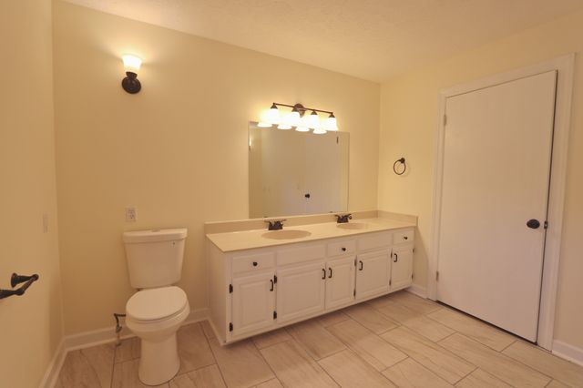 220 Peytons Creek Rd, Carthage, TN 37030