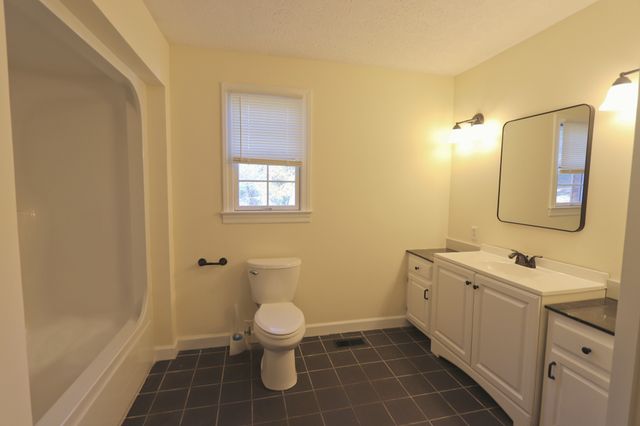 220 Peytons Creek Rd, Carthage, TN 37030