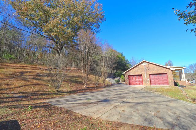 220 Peytons Creek Rd, Carthage, TN 37030