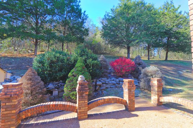 220 Peytons Creek Rd, Carthage, TN 37030