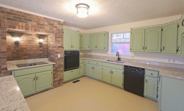 220 Peytons Creek Rd, Carthage, TN 37030