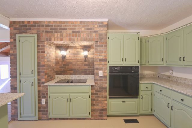 220 Peytons Creek Rd, Carthage, TN 37030