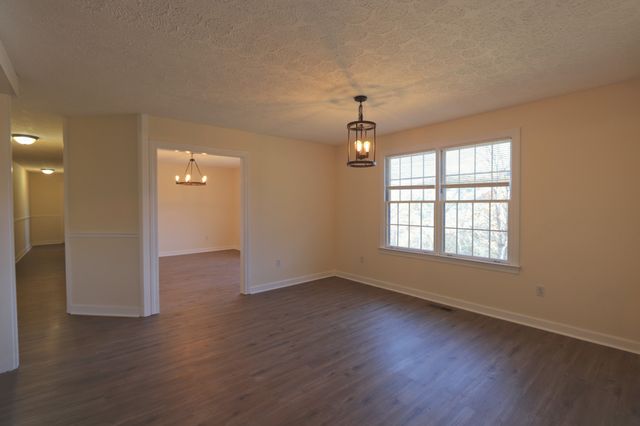 220 Peytons Creek Rd, Carthage, TN 37030