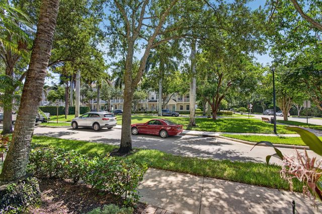 128 W Royal Palm Circle 101, Jupiter, FL 33458
