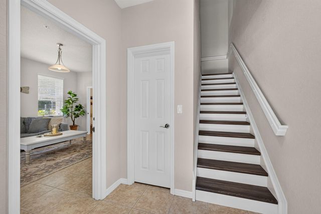 128 W Royal Palm Circle 101, Jupiter, FL 33458