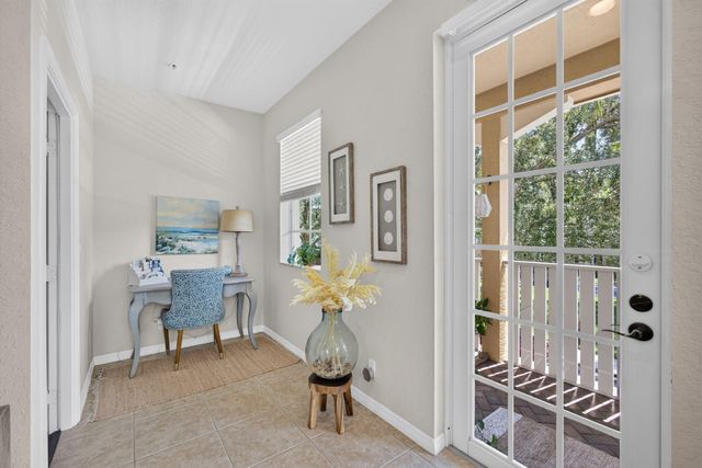 128 W Royal Palm Circle 101, Jupiter, FL 33458