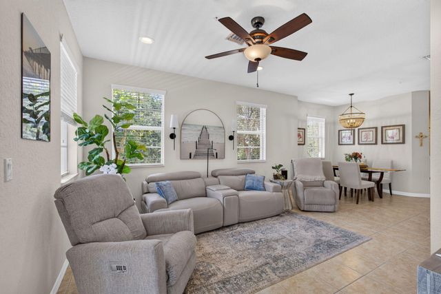128 W Royal Palm Circle 101, Jupiter, FL 33458