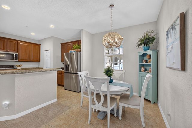 128 W Royal Palm Circle 101, Jupiter, FL 33458
