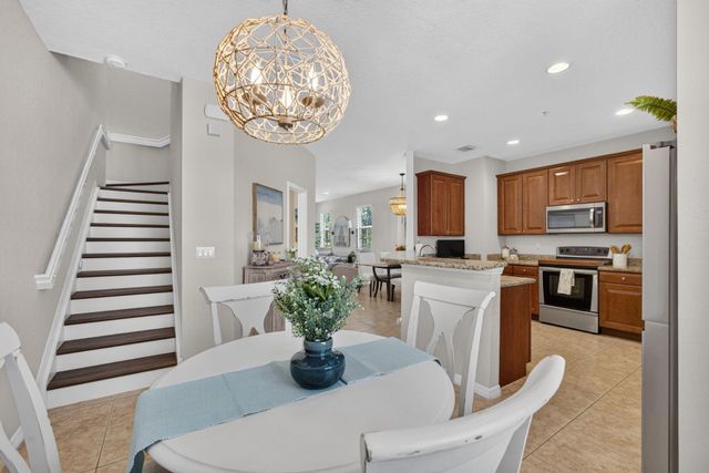 128 W Royal Palm Circle 101, Jupiter, FL 33458