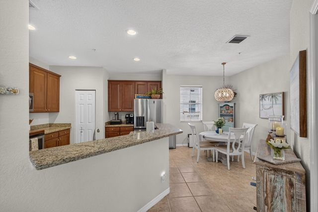 128 W Royal Palm Circle 101, Jupiter, FL 33458