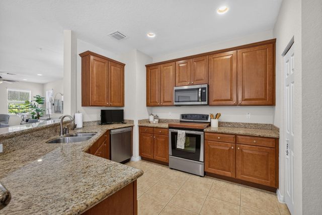 128 W Royal Palm Circle 101, Jupiter, FL 33458