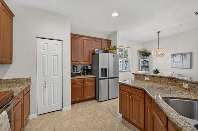 128 W Royal Palm Circle 101, Jupiter, FL 33458