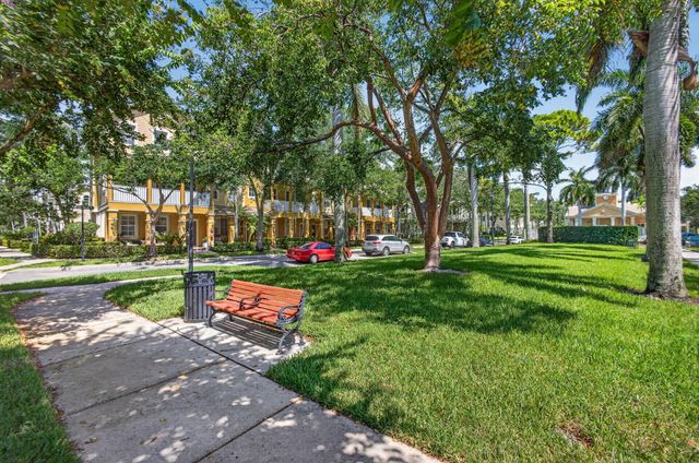 128 W Royal Palm Circle 101, Jupiter, FL 33458