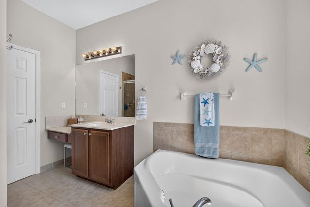 128 W Royal Palm Circle 101, Jupiter, FL 33458