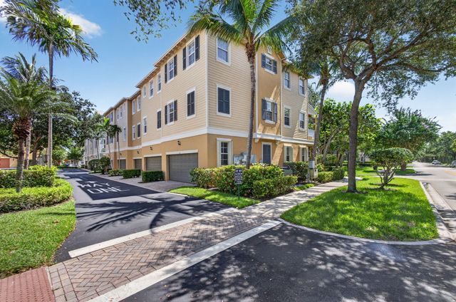 128 W Royal Palm Circle 101, Jupiter, FL 33458