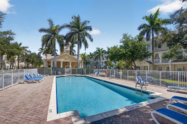 128 W Royal Palm Circle 101, Jupiter, FL 33458