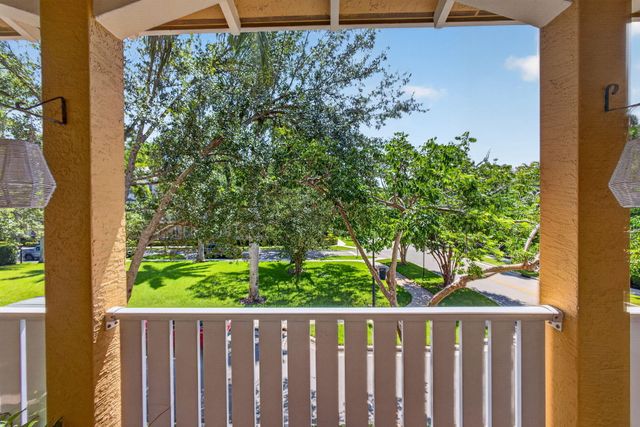 128 W Royal Palm Circle 101, Jupiter, FL 33458