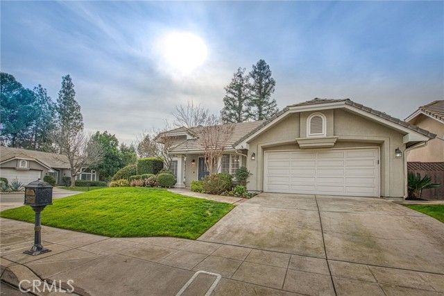 9225 N Bramwell Street, Fresno, CA 93720