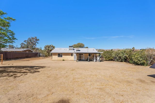 7113 La Habra Avenue, Yucca Valley, CA 92284