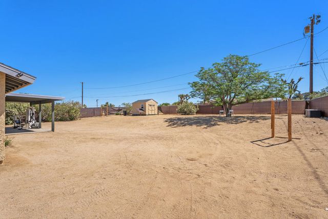 7113 La Habra Avenue, Yucca Valley, CA 92284