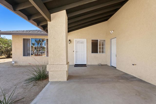 7113 La Habra Avenue, Yucca Valley, CA 92284