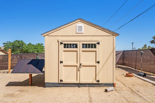 7113 La Habra Avenue, Yucca Valley, CA 92284