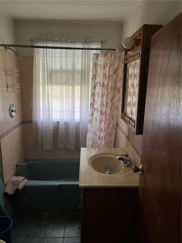 222 Whitten Hollow Rd, New Kensington, PA 15068