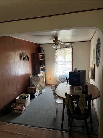 222 Whitten Hollow Rd, New Kensington, PA 15068