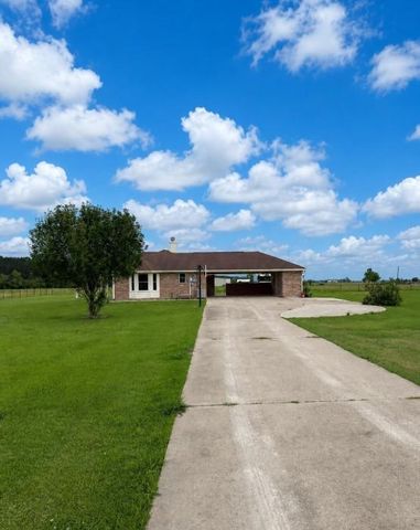 2376 Highway 61, Devers, TX 77538