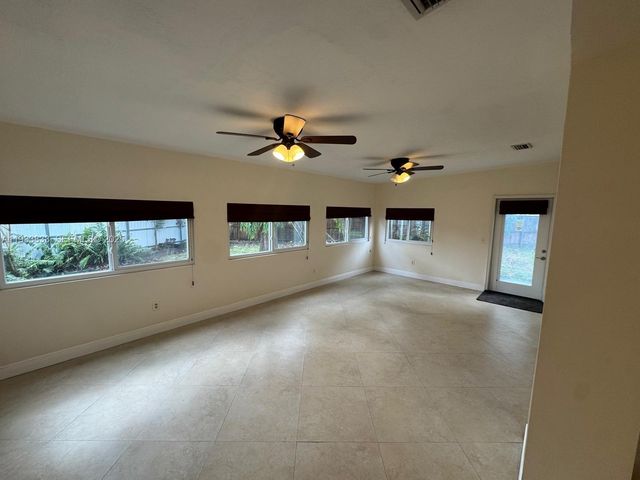 18600 SW 97th Ave, Cutler Bay, FL 33157