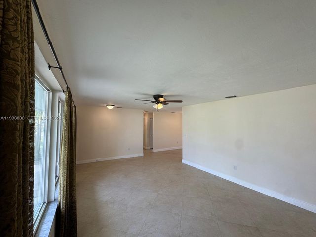 18600 SW 97th Ave, Cutler Bay, FL 33157