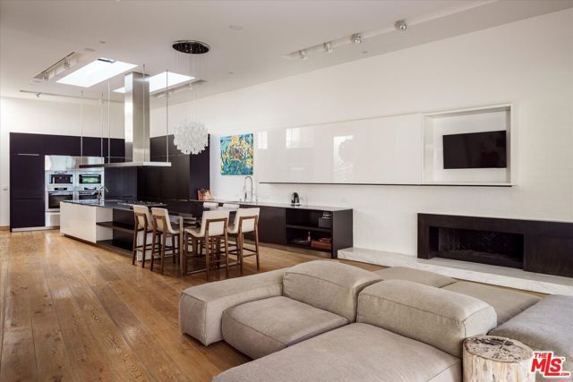 3350 Stoneridge Lane, Los Angeles, CA 90077