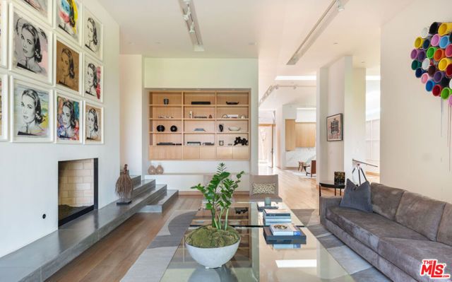 3350 Stoneridge Lane, Los Angeles, CA 90077