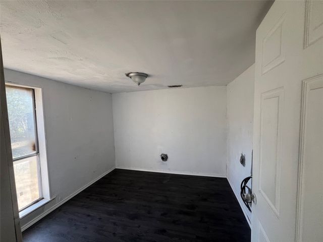 1104 Bell Drive, Greenville, TX 75401